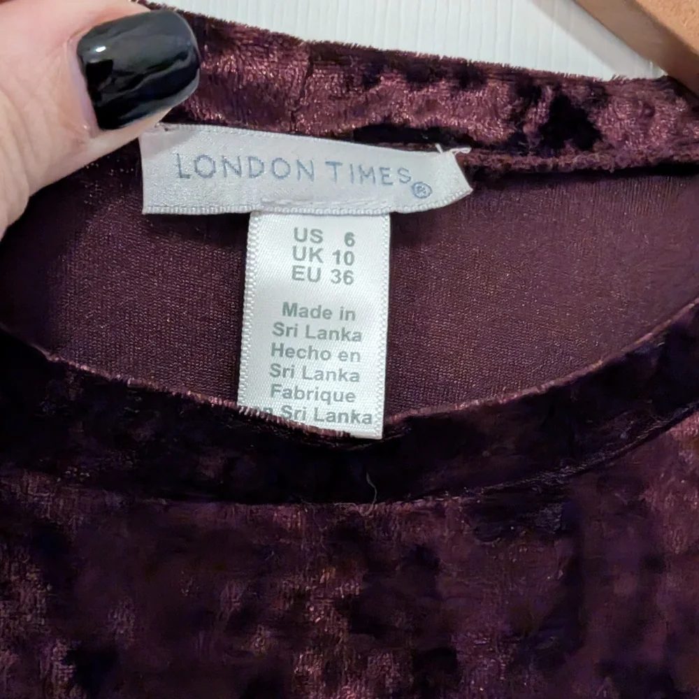 London Times Crushed Velvet Long Sleeve Dress in Deep Burgundy Women's Size 6 - Picture 4 of 4